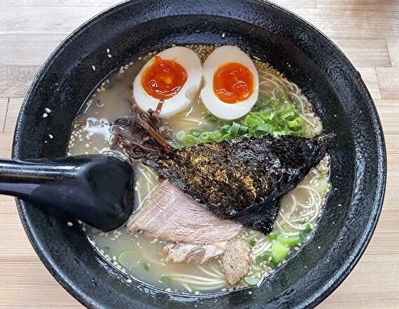 とんこつラーメン(細麺)